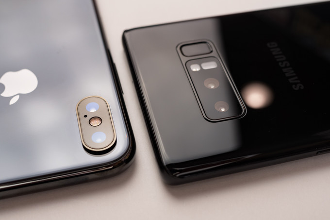 Clash of the Titans: iPhone X vs. Samsung Galaxy Note 8