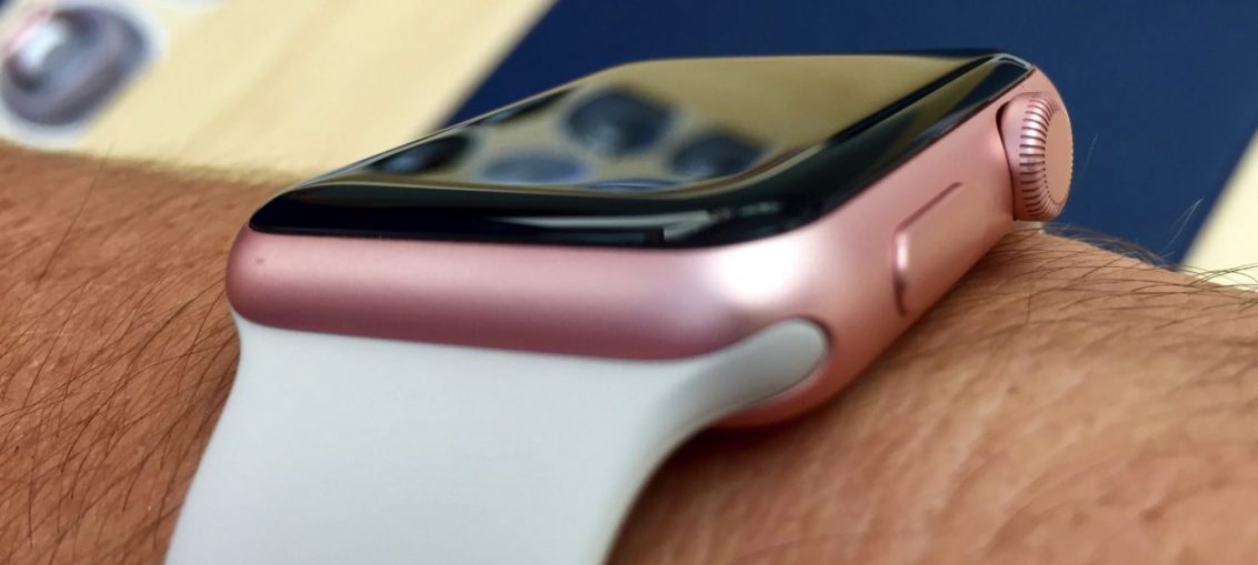 Rose-Gold-Aluminum - Apple - Watch-Hands-on-7-1376 × 1032 