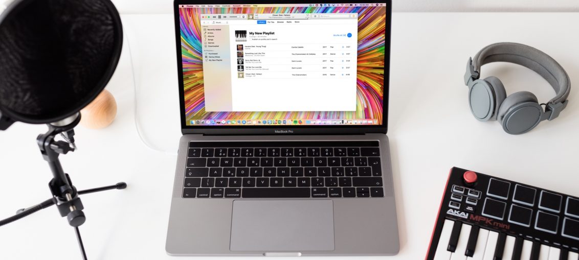 Apple - Music-Playlist-on - Macbook 