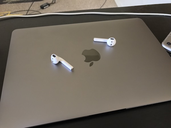 Apple - AirPods - test7 