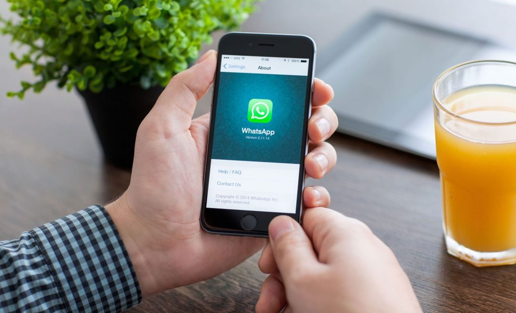 WhatsApp for iOS is now much more convenient to record voice messages